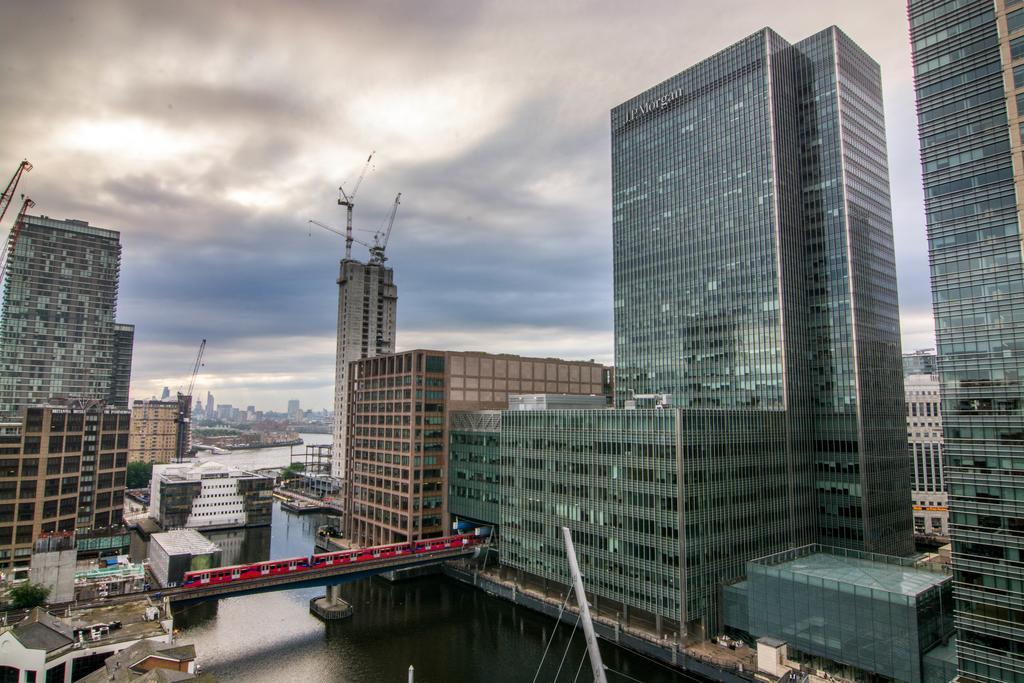 Canary Wharf - Corporate River View Apartments Лондон Экстерьер фото