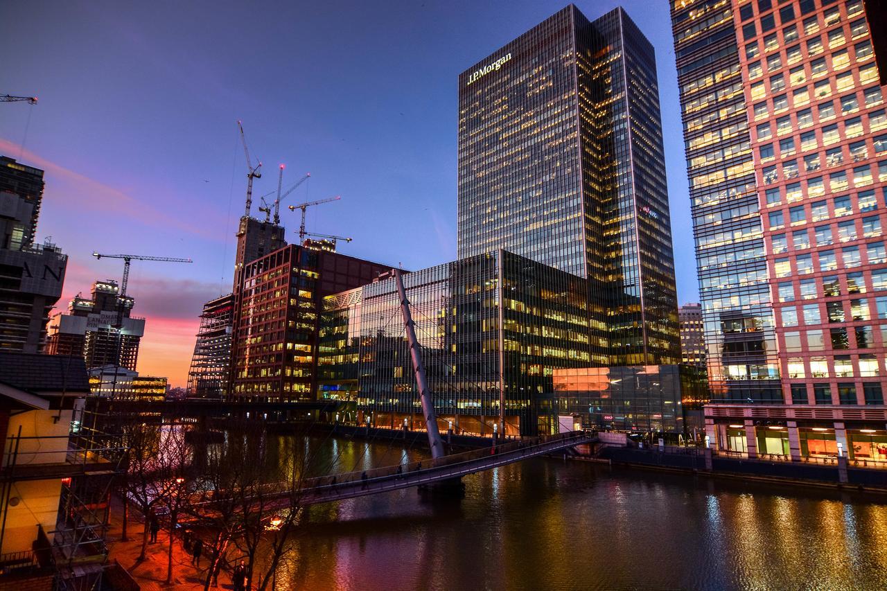 Canary Wharf - Corporate River View Apartments Лондон Экстерьер фото